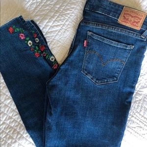 Levi’s 711 Skinny ankle embroidered Jeans